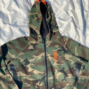 CAMO CUSTOM HOODIE !